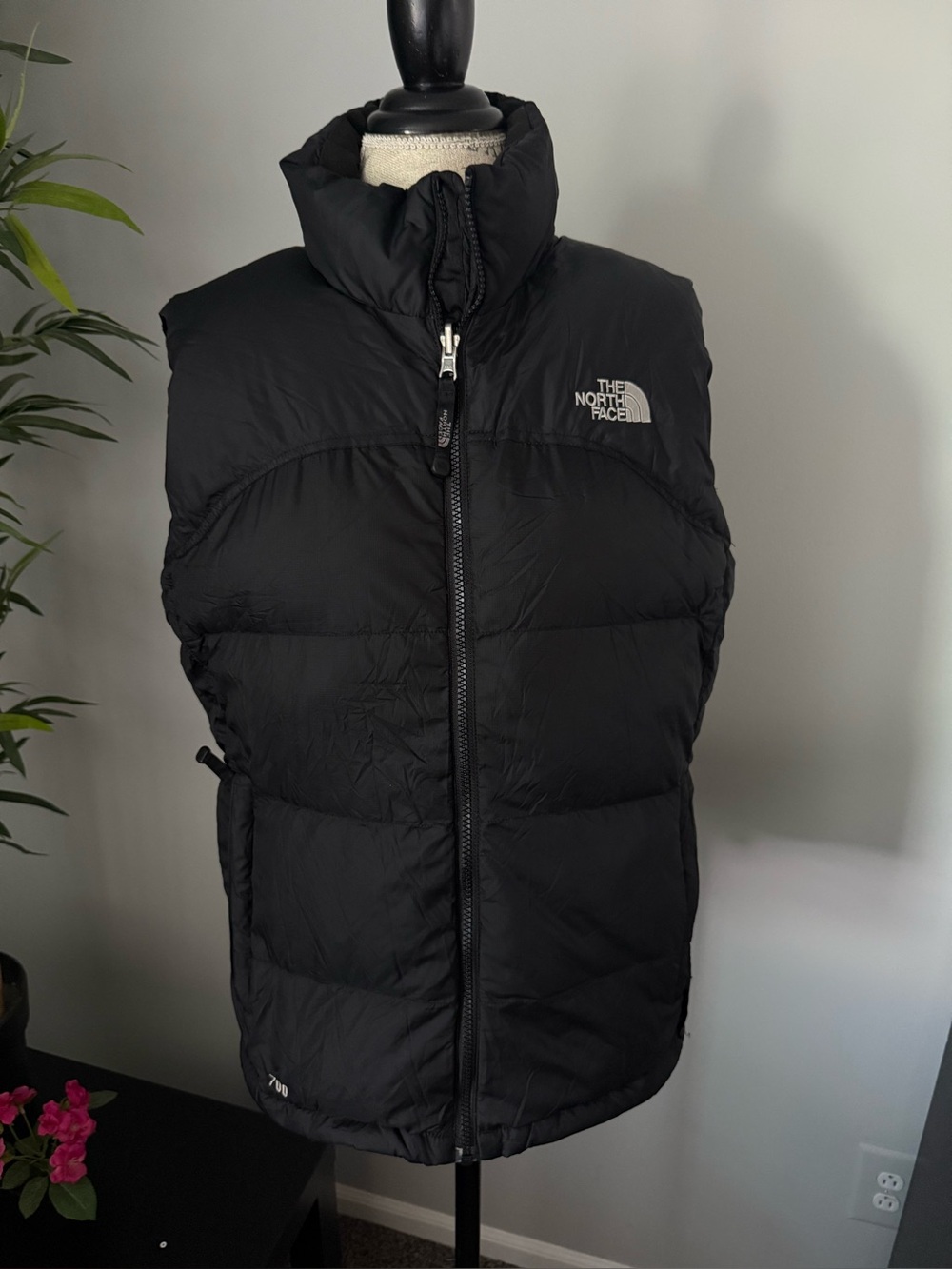 The North Face vest size large women black goose down 700 puffer